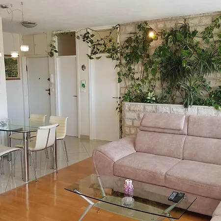 Apartment Maja